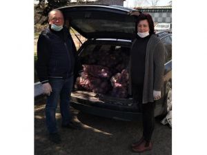Фермери «Прометея» і «КВС» благодійно доставляють незаможним продукти